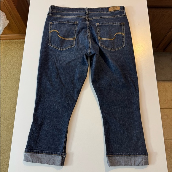 Signature by Levi Strauss Dark Wash Modern Capri Jeans Size 14 Great Condition - Picture 5 of 9